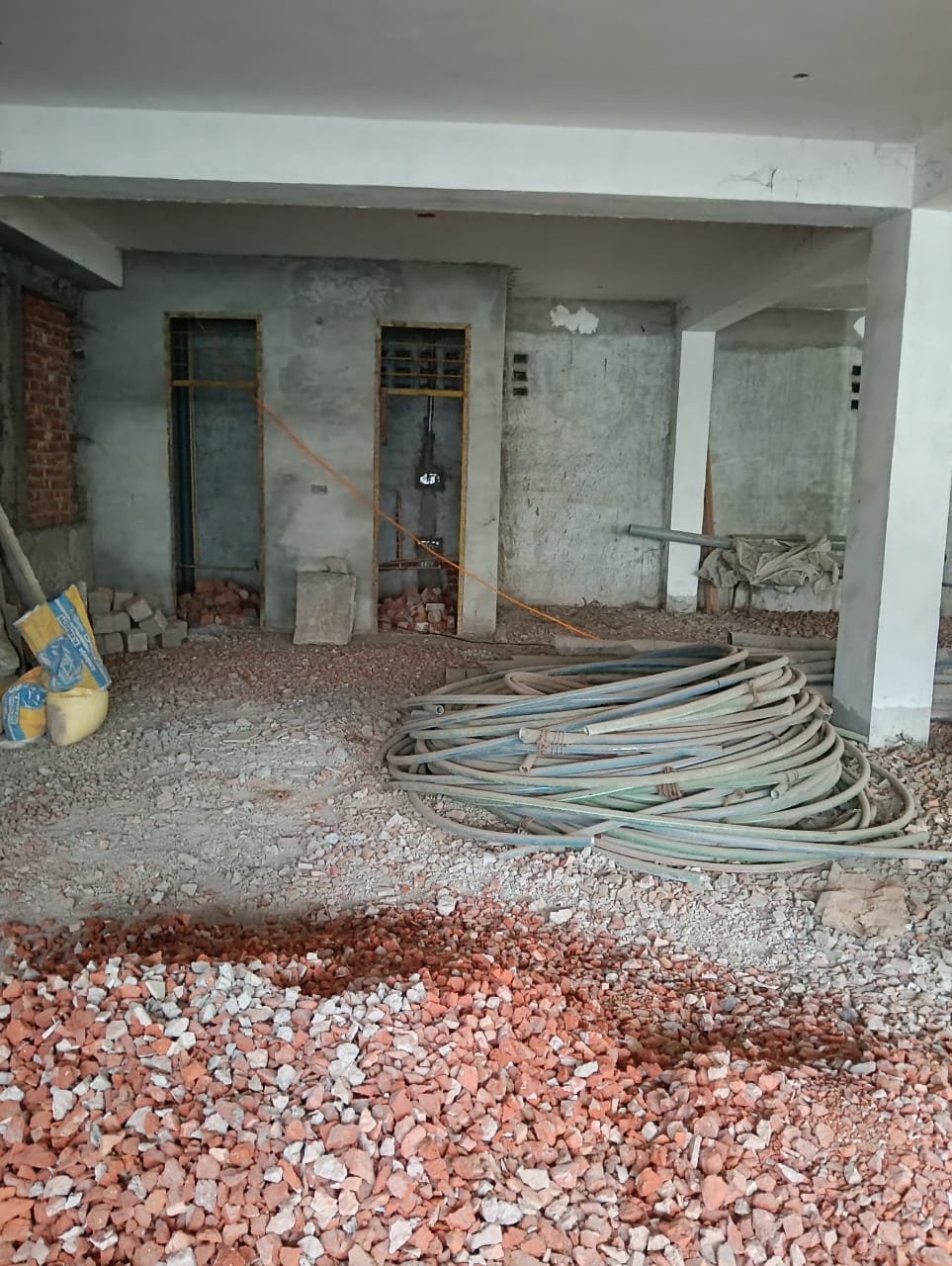 1200 YARD INDUSTRIAL FLOOR FOR LEASE IN NARAINA