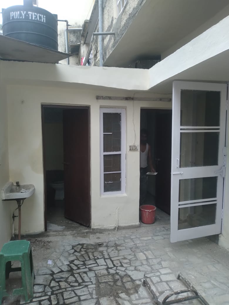 150 YARD RESIDENTIAL FLOOR FOR SALE IN NARAINA VIHAR