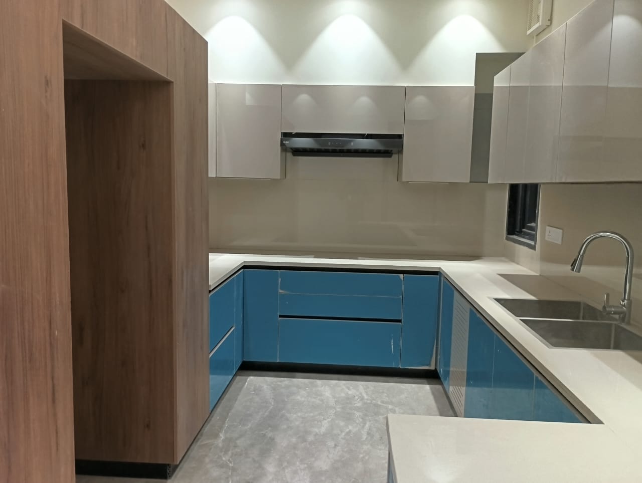 200 YARD RESIDENTIAL FLOOR FOR SALE IN NARAINA VIHAR