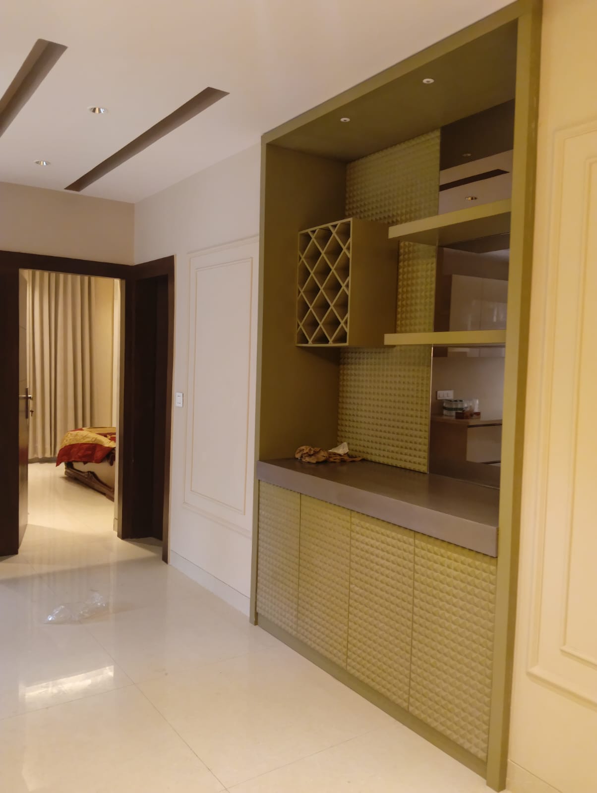200 YARD RESIDENTIAL FLOOR FOR LEASE IN NARAINA VIHAR