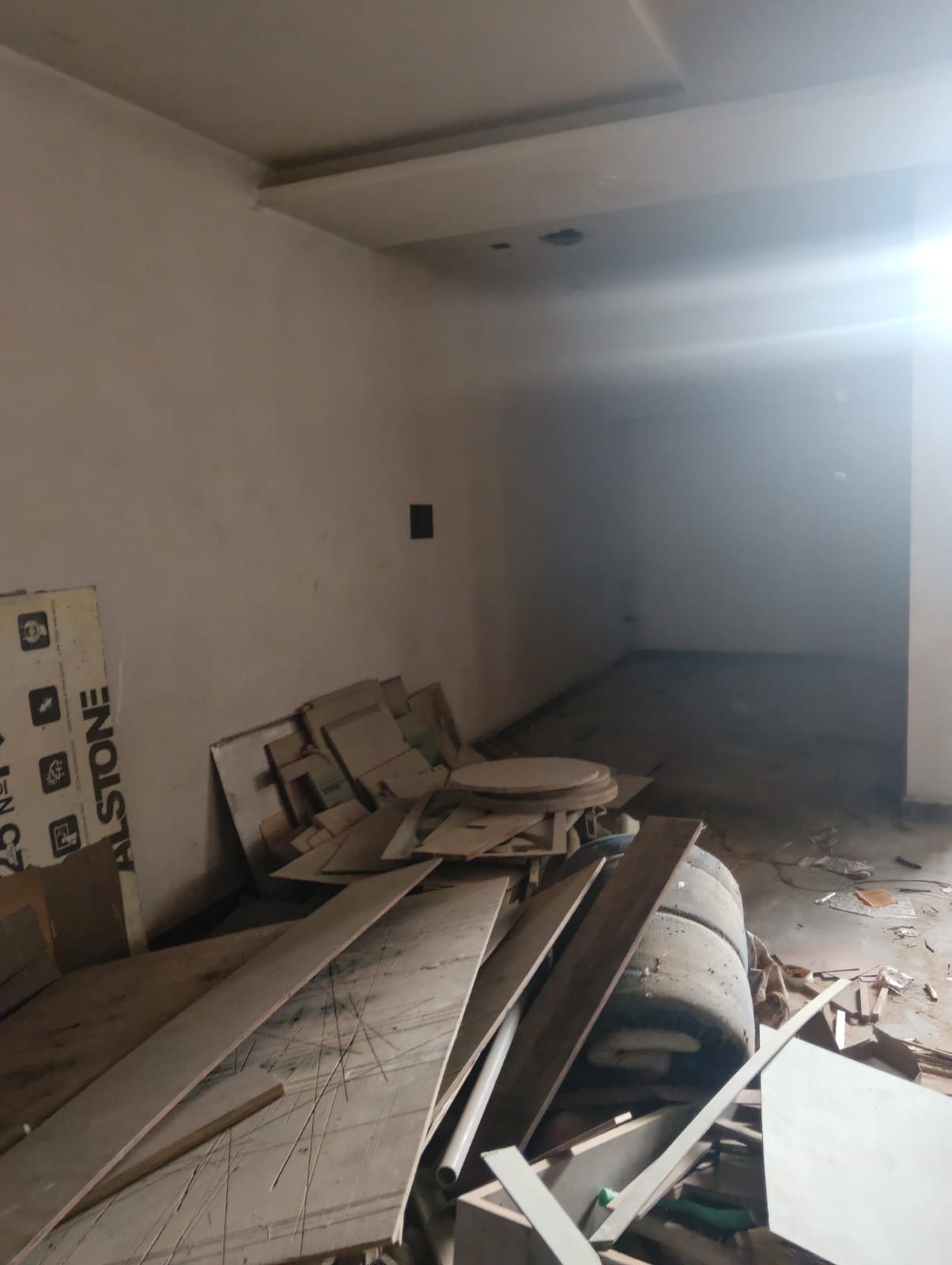 1800 SQFT COMMERCIAL FLOOR FOR LEASE IN NARAINA