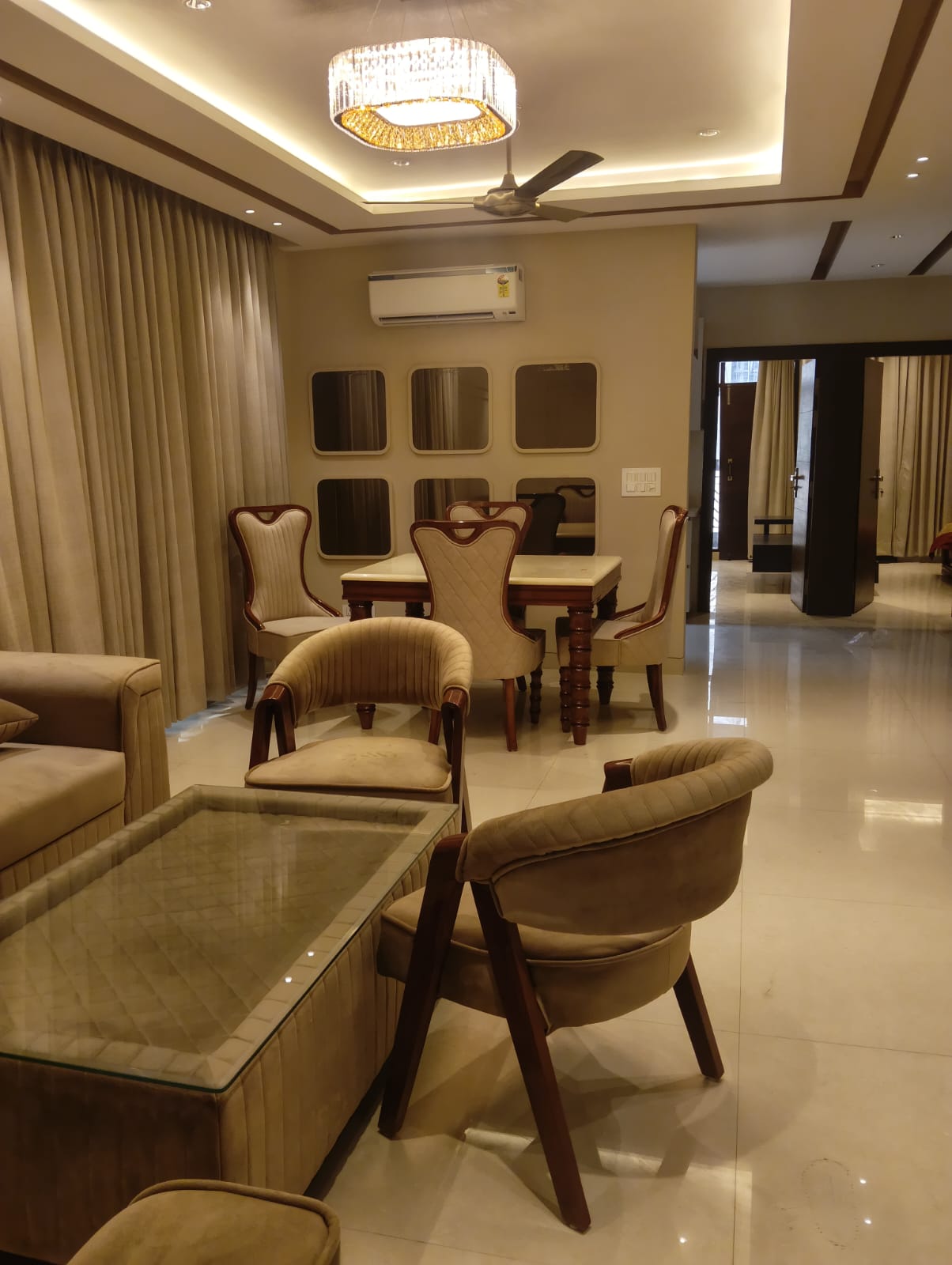 200 YARD RESIDENTIAL FLOOR FOR LEASE IN NARAINA VIHAR