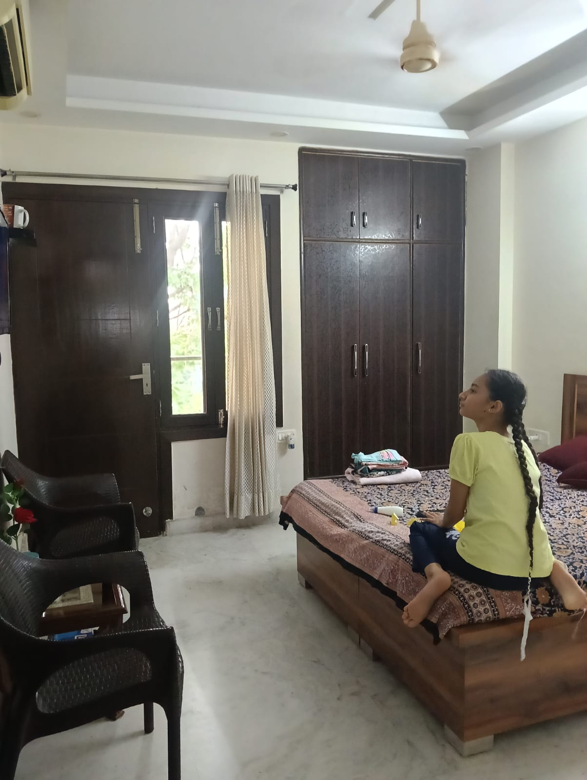 125 YARD RESIDENTIAL FLOOR FOR SALE IN NARAINA VIHAR